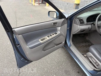 2002 Toyota Camry LE – miniatura 13
