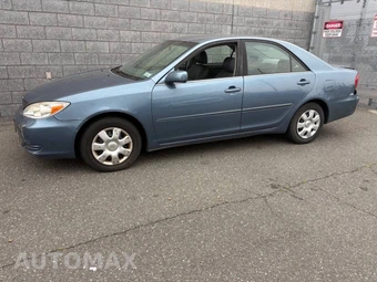 2002 Toyota Camry LE – miniatura 2