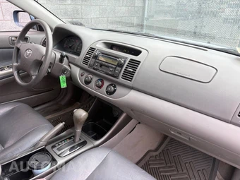 2002 Toyota Camry LE – miniatura 24