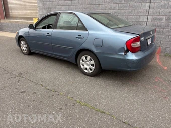 2002 Toyota Camry LE – miniatura 3