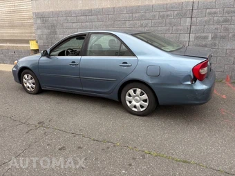 2002 Toyota Camry LE – miniatura 4