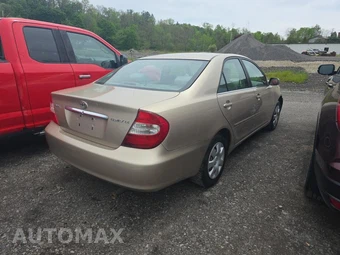 2002 Toyota Camry LE – miniatura 4