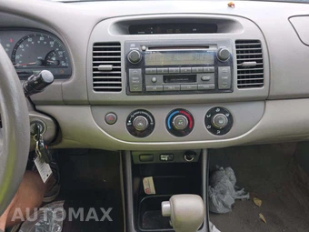 2002 Toyota Camry LE – miniatura 10