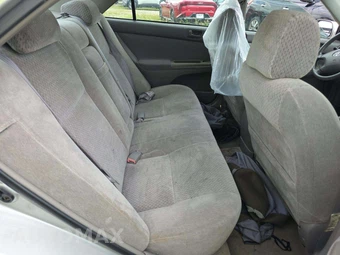 2002 Toyota Camry LE – miniatura 16