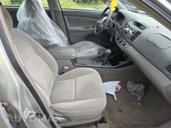 2002 Toyota Camry LE – miniatura 18