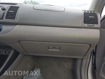 2002 Toyota Camry LE – miniatura 19