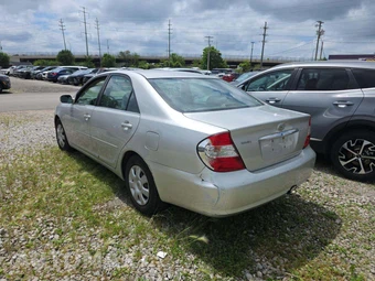 2002 Toyota Camry LE – miniatura 2