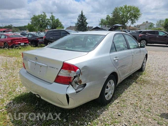 2002 Toyota Camry LE – miniatura 3