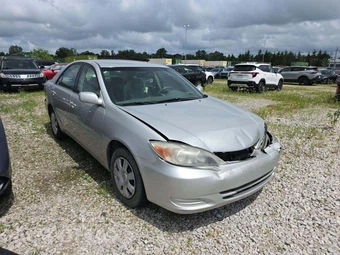 2002 Toyota Camry LE – miniatura 4