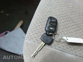 2002 Toyota Camry LE – miniatura 8
