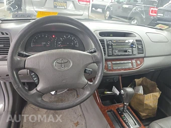 2002 Toyota Camry SE – miniatura 11