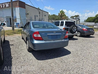 2002 Toyota Camry XLE – miniatura 2
