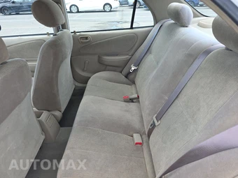 2002 Toyota Corolla CE – miniatura 13