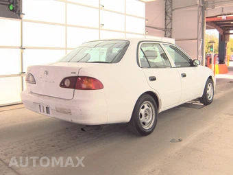 2002 Toyota Corolla CE – miniatura 4