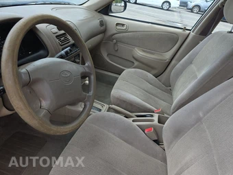 2002 Toyota Corolla CE – miniatura 7