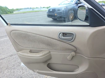 2002 Toyota Corolla CE – miniatura 9