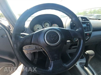 2002 Toyota RAV4 – miniatura 10