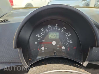 2002 Volkswagen New Beetle GLS – miniatura 9