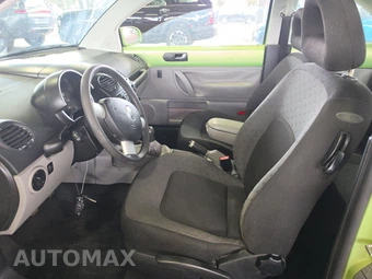 2002 Volkswagen New Beetle GLS - miniatura 7