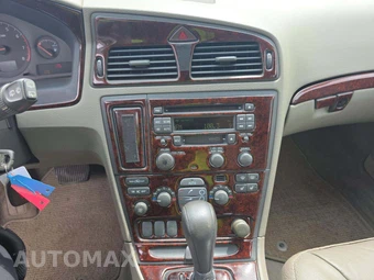2002 Volvo V70 XC w/Moonroof – miniatura 10