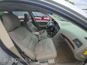 2002 Volvo V70 XC w/Moonroof – miniatura 18