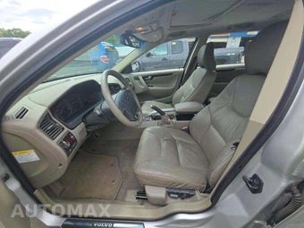 2002 Volvo V70 XC w/Moonroof – miniatura 6