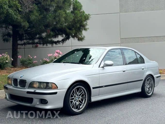 2003 BMW M5 Sedan - miniatura 3