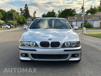 2003 BMW M5 Sedan - miniatura 2