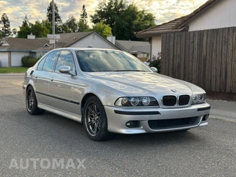 2003 BMW M5 Sedan - miniatura 3