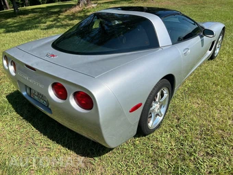 2003 Chevrolet Corvette Coupe - miniatura 4