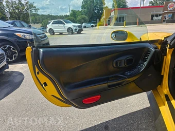 2003 Chevrolet Corvette Coupe - miniatura 21