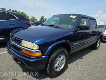 2003 Chevrolet S-10 LS Crew Cab Short Bed 1SA
