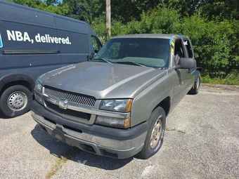 2003 Chevrolet Silverado 1500 LS Extended Cab Medium Bed 1SB w/Rear Doors — sprzedany egzemplarz sprowadzony z aukcji Manheim USA (AUTOMAX)