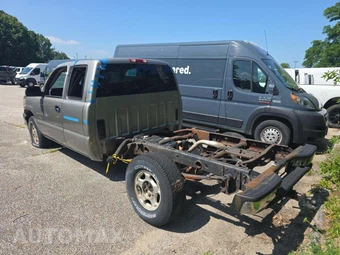 2003 Chevrolet Silverado 1500 LS Extended Cab Medium Bed 1SB w/Rear Doors – miniatura 2