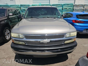 2003 Chevrolet Suburban 1500 LS – miniatura 2