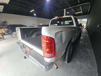 2003 Dodge Ram 1500 ST Crew Cab Medium Bed - miniatura 3
