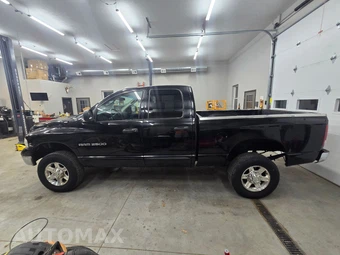 2003 Dodge Ram 2500 ST Crew Cab Medium Bed - miniatura 3
