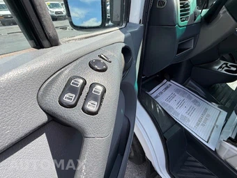 2003 Dodge Sprinter 2500 Wagon High Roof 140.0" WB - miniatura 14