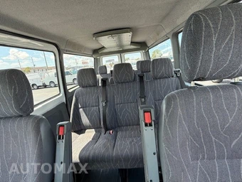 2003 Dodge Sprinter 2500 Wagon High Roof 140.0" WB - miniatura 15