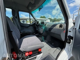 2003 Dodge Sprinter 2500 Wagon High Roof 140.0" WB - miniatura 16