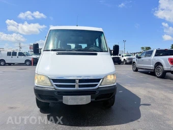 2003 Dodge Sprinter 2500 Wagon High Roof 140.0" WB - miniatura 2