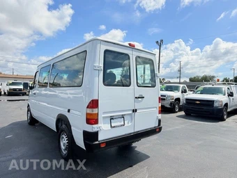 2003 Dodge Sprinter 2500 Wagon High Roof 140.0" WB - miniatura 7