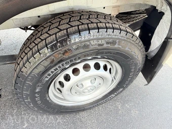 2003 Dodge Sprinter 2500 Wagon High Roof 140.0" WB - miniatura 9