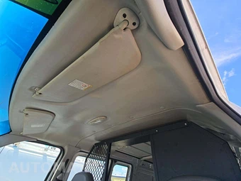 2003 Ford E-250 Commercial Cargo Van 138.0" WB - miniatura 11