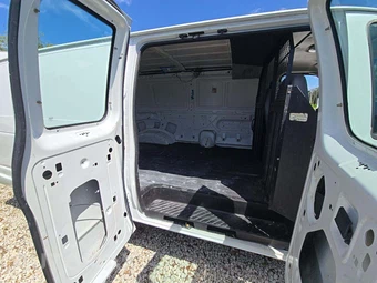 2003 Ford E-250 Commercial Cargo Van 138.0" WB - miniatura 16