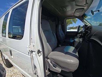 2003 Ford E-250 Commercial Cargo Van 138.0" WB - miniatura 18