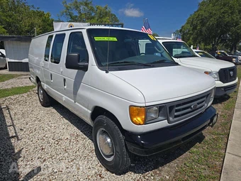 2003 Ford E-250 Commercial Cargo Van 138.0" WB - miniatura 4