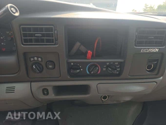 2003 Ford Excursion XLT – miniatura 10