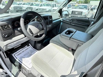 2003 Ford Excursion XLT - miniatura 10