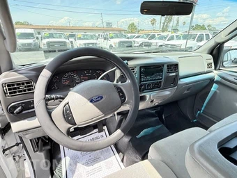 2003 Ford Excursion XLT - miniatura 11